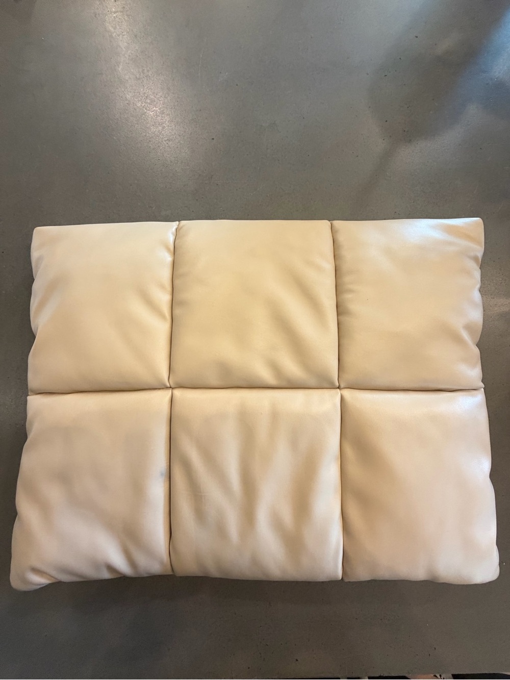 COMFYABLE Padded Quilted Leather Purse Clutch Labtop in Cream